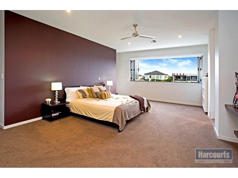 95 Compass Drive, Biggera Waters QLD 4216