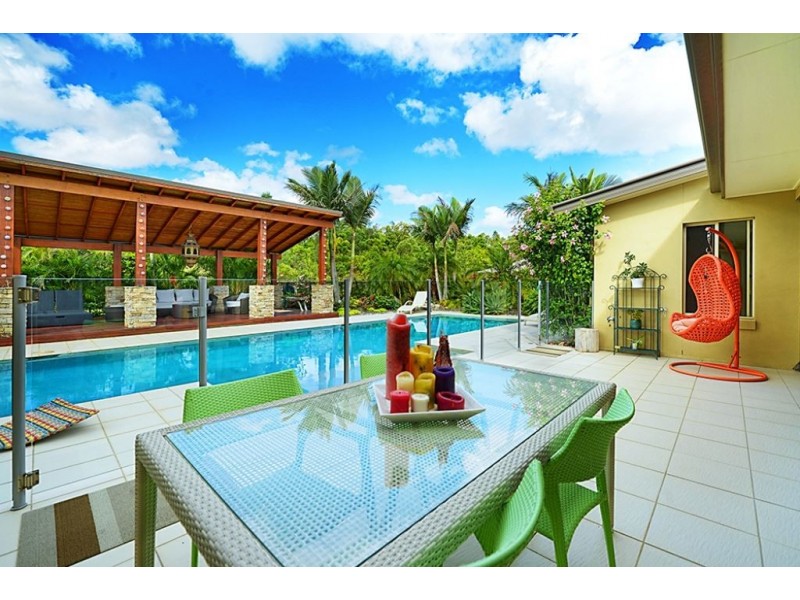 15 Meadow Court, Maudsland QLD 4210