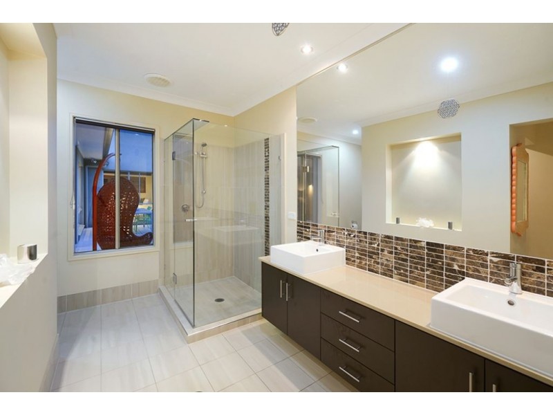 15 Meadow Court, Maudsland QLD 4210