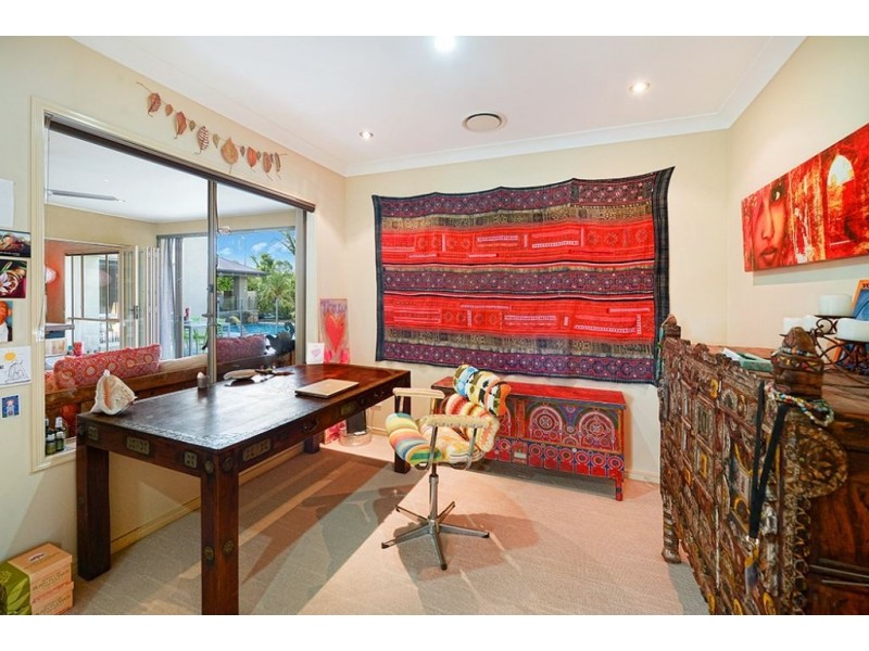 15 Meadow Court, Maudsland QLD 4210