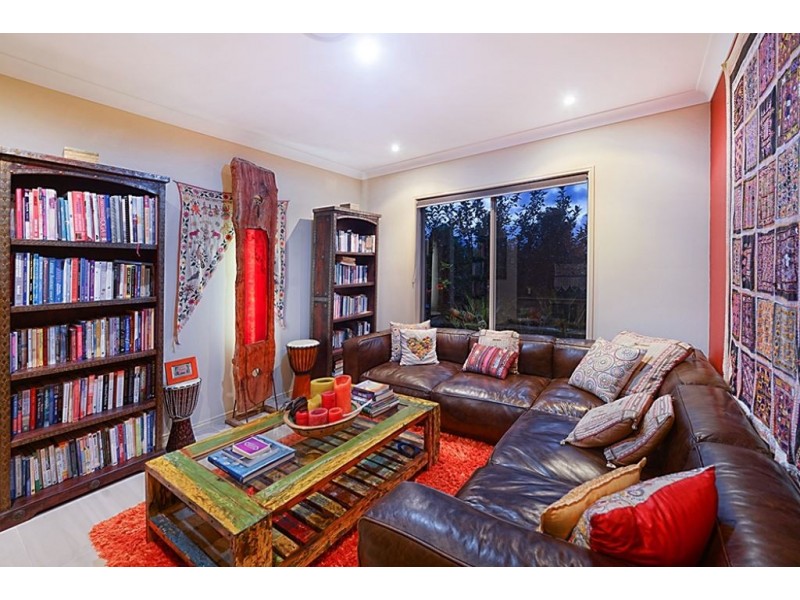 15 Meadow Court, Maudsland QLD 4210