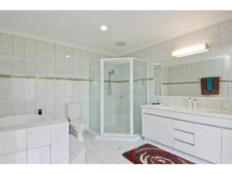 129/152 Palm Meadows Drive, Carrara QLD 4211