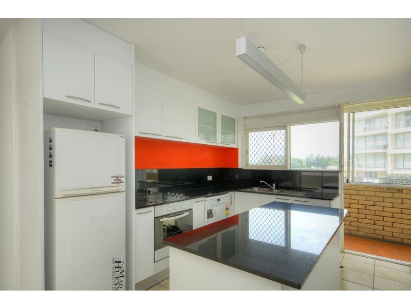 3/136 Old Burleigh Road, Broadbeach QLD 4218