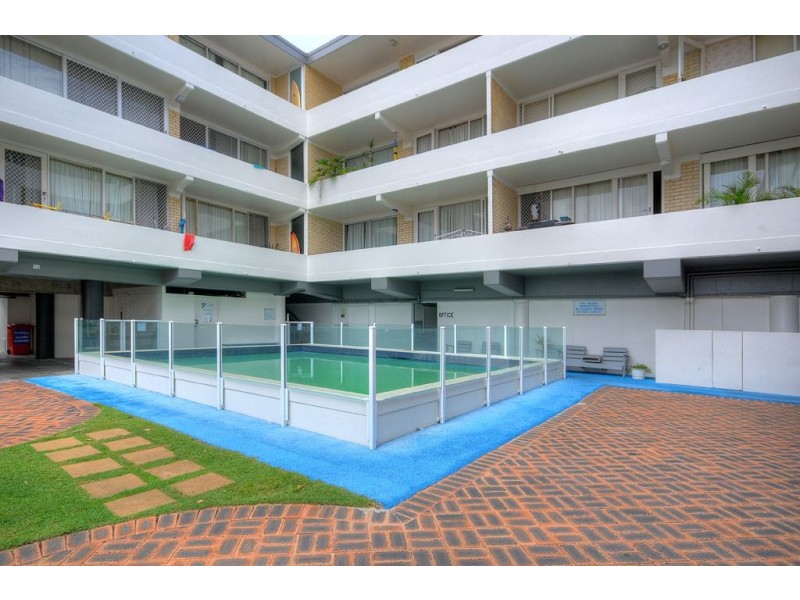 3/136 Old Burleigh Road, Broadbeach QLD 4218