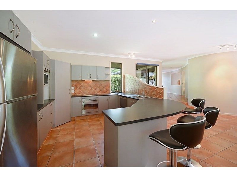 63 Simpsons Road, Elanora QLD 4221