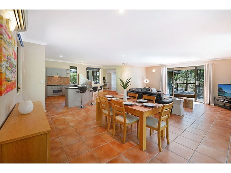 63 Simpsons Road, Elanora QLD 4221