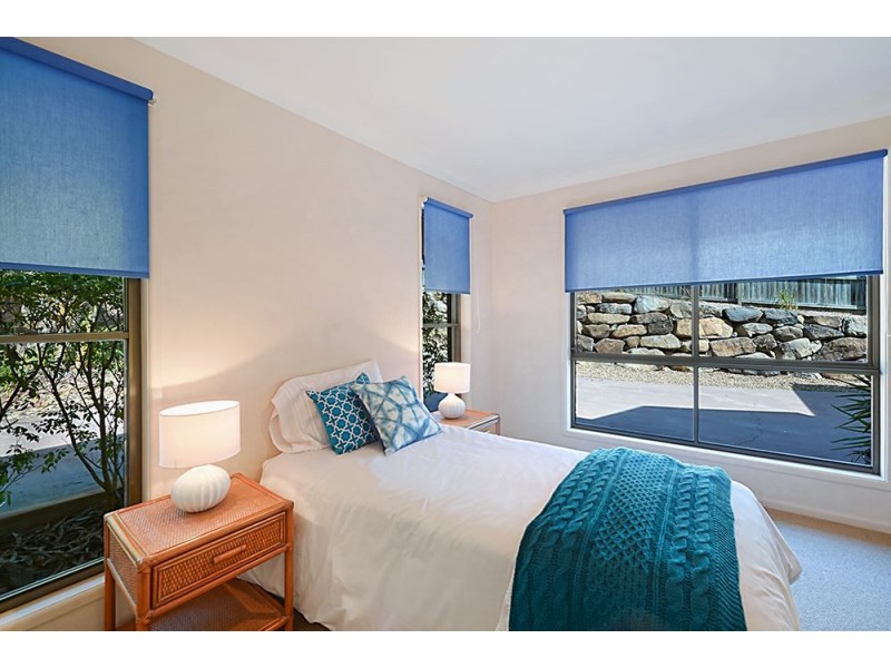 63 Simpsons Road, Elanora QLD 4221