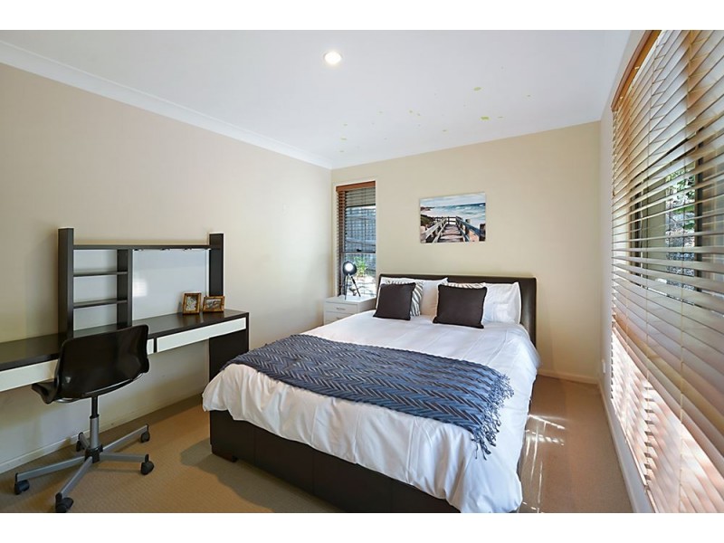 63 Simpsons Road, Elanora QLD 4221