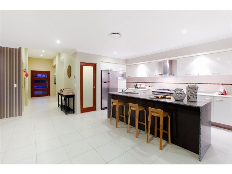 42 South Quay Drive, Biggera Waters QLD 4216