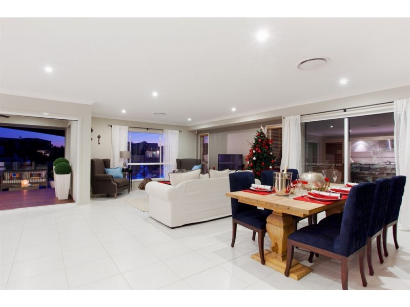 42 South Quay Drive, Biggera Waters QLD 4216