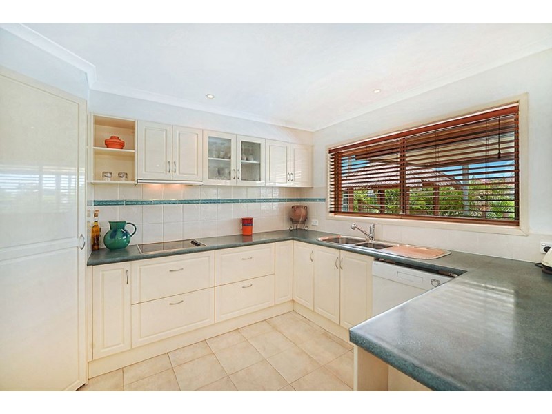 81 Markeri Street, Mermaid Waters QLD 4218