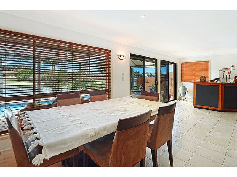 81 Markeri Street, Mermaid Waters QLD 4218