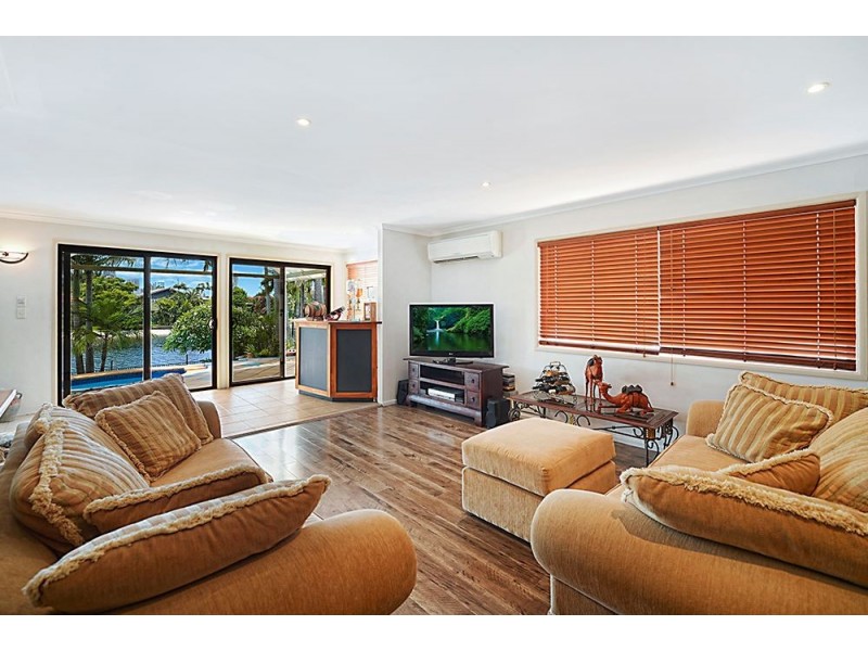 81 Markeri Street, Mermaid Waters QLD 4218