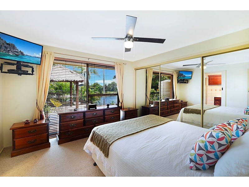 81 Markeri Street, Mermaid Waters QLD 4218