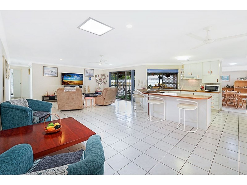 63 Arcadia Drive, Mermaid Waters QLD 4218