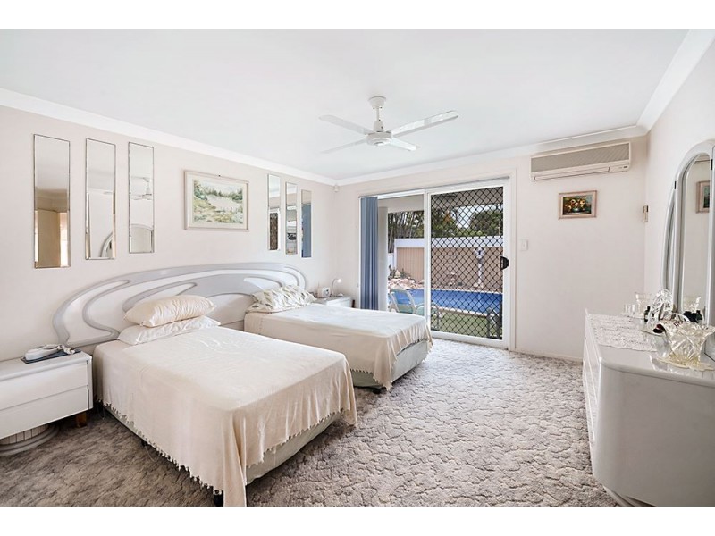 63 Arcadia Drive, Mermaid Waters QLD 4218