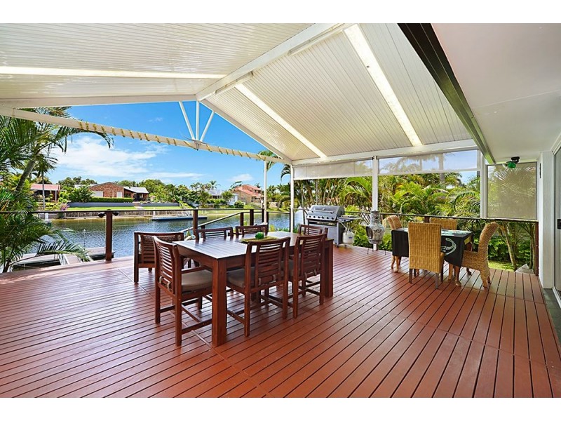 8 Wollundry Place, Mermaid Waters QLD 4218