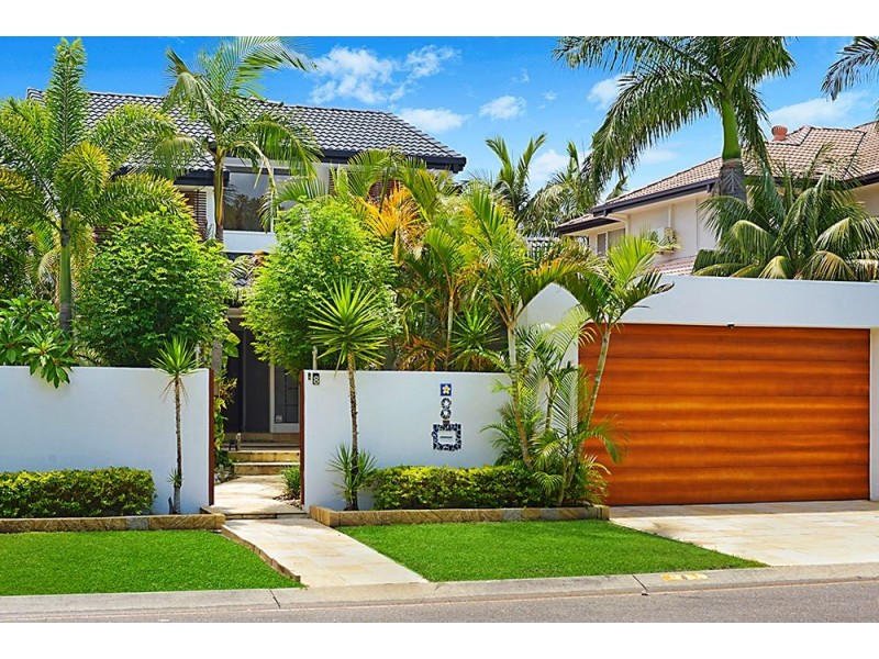 8 Wollundry Place, Mermaid Waters QLD 4218