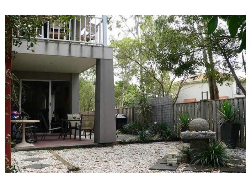 4/6 Comore Drive, Varsity Lakes QLD 4227