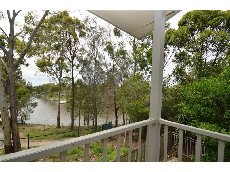 4/6 Comore Drive, Varsity Lakes QLD 4227