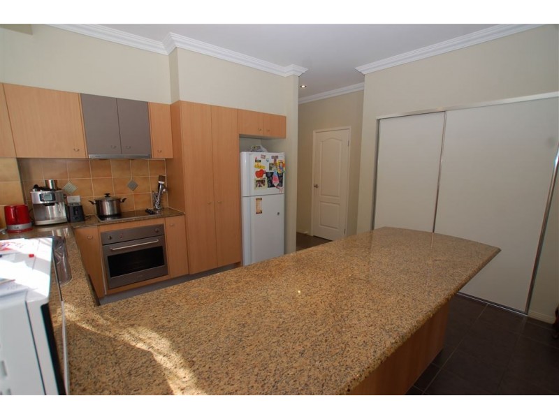 4/6 Comore Drive, Varsity Lakes QLD 4227