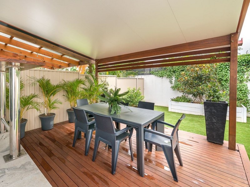 31/2 Karbunya Street, Mermaid Waters QLD 4218