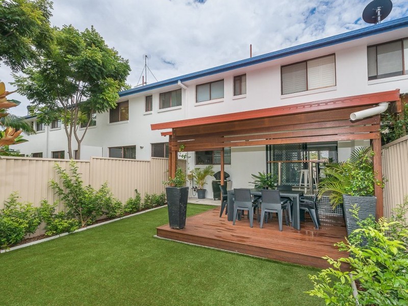 31/2 Karbunya Street, Mermaid Waters QLD 4218