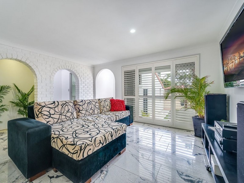 31/2 Karbunya Street, Mermaid Waters QLD 4218