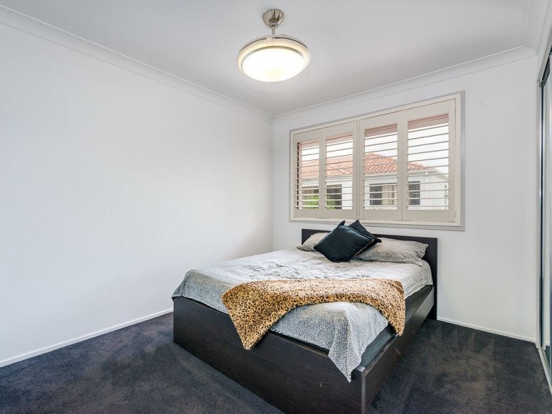 31/2 Karbunya Street, Mermaid Waters QLD 4218