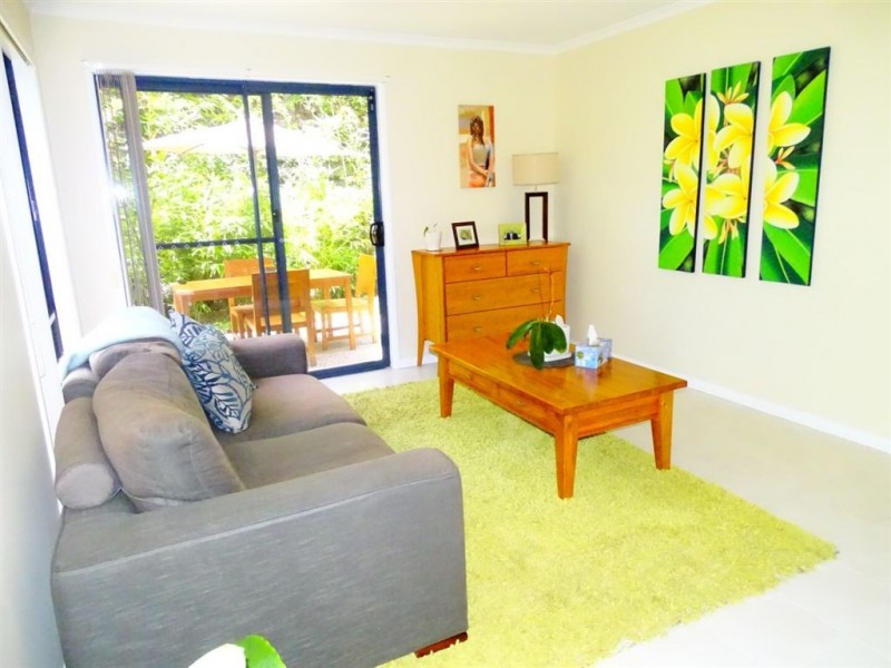 16 Zane Street, Molendinar QLD 4214