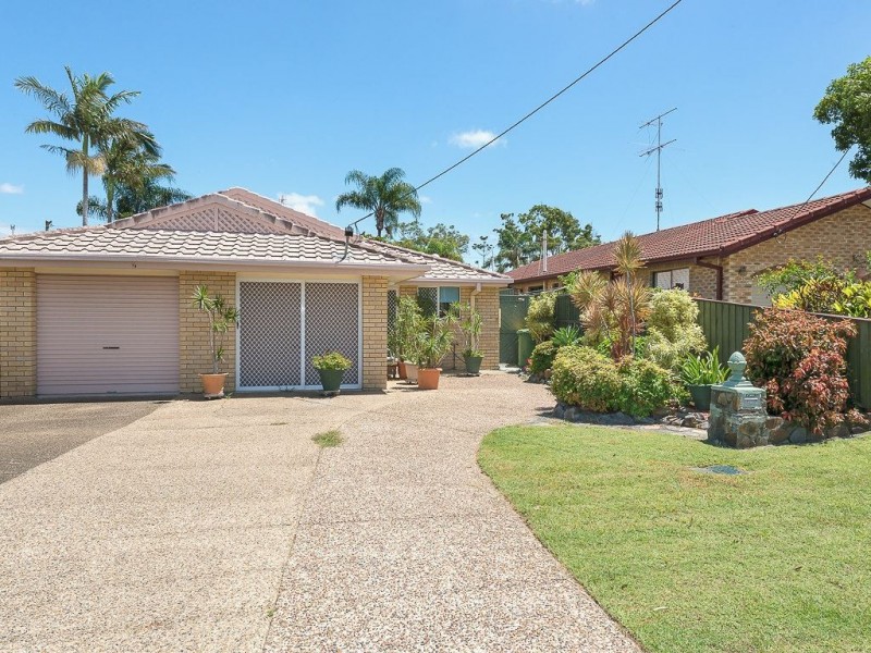 2/25 Walker Avenue, Palm Beach QLD 4221