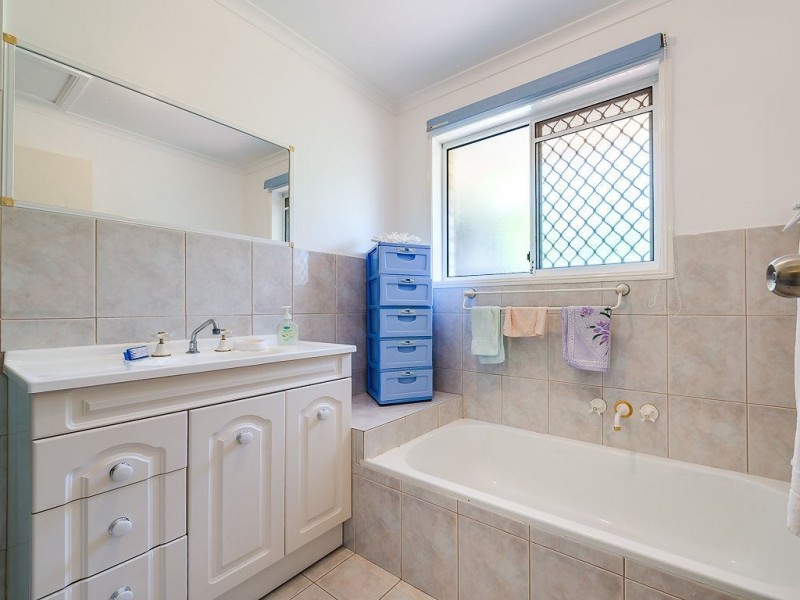 2/25 Walker Avenue, Palm Beach QLD 4221