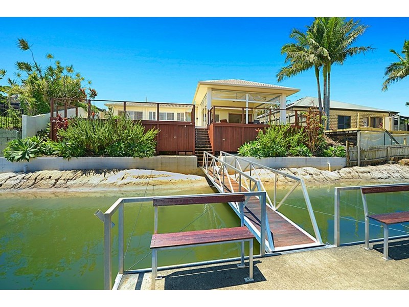 6 Bahia Court, Broadbeach Waters QLD 4218