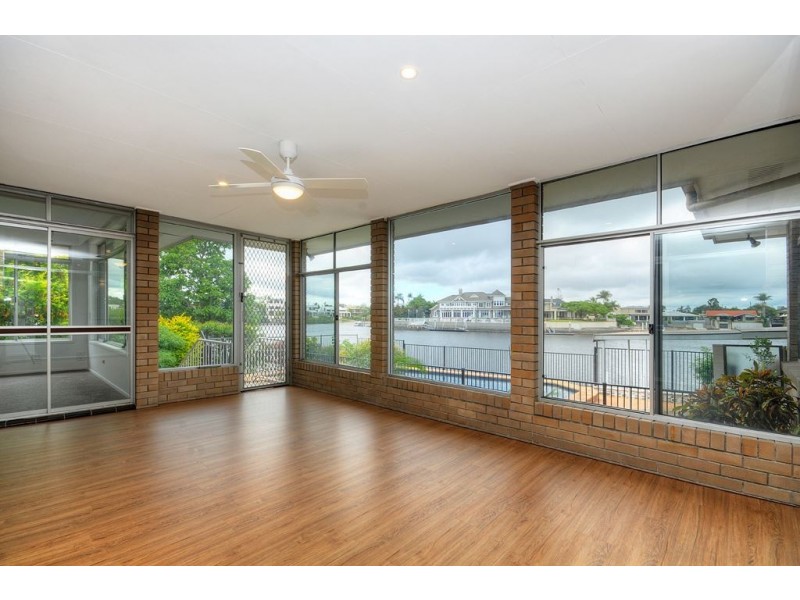 137 Monaco Street, Broadbeach Waters QLD 4218