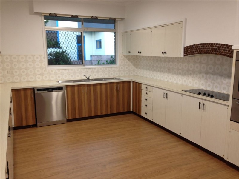 137 Monaco Street, Broadbeach Waters QLD 4218