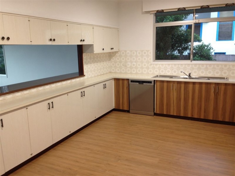 137 Monaco Street, Broadbeach Waters QLD 4218