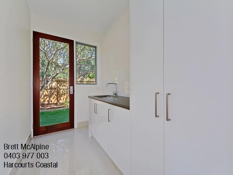 26 Boongala Rd, Broadbeach Waters QLD 4218