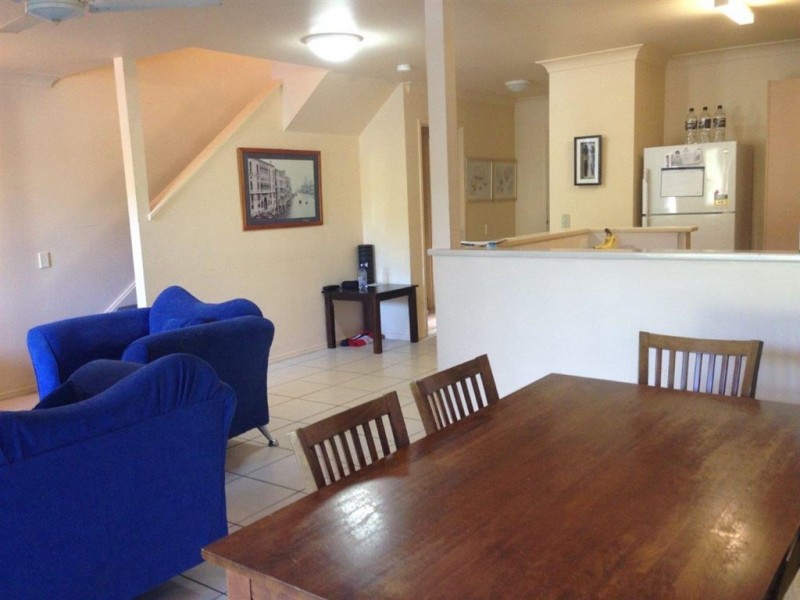 123/215 Cottesloe Drive, Mermaid Waters QLD 4218