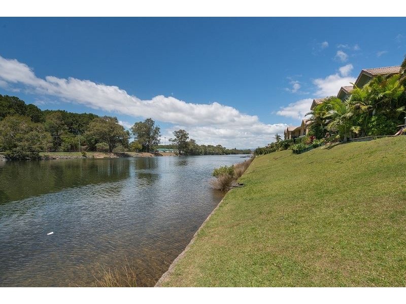 123/215 Cottesloe Drive, Mermaid Waters QLD 4218