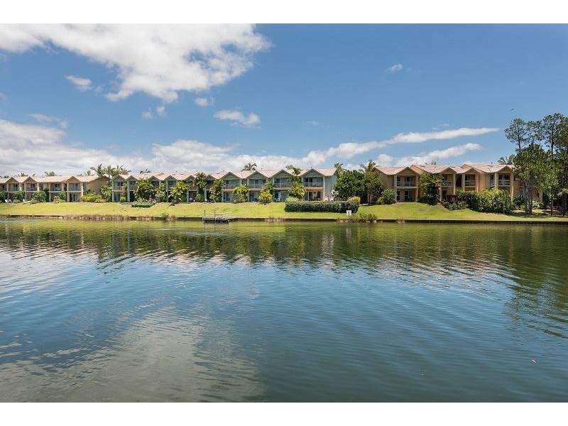 123/215 Cottesloe Drive, Mermaid Waters QLD 4218