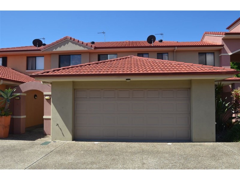 2/2-10 Geraldton Drive, Varsity Lakes QLD 4227