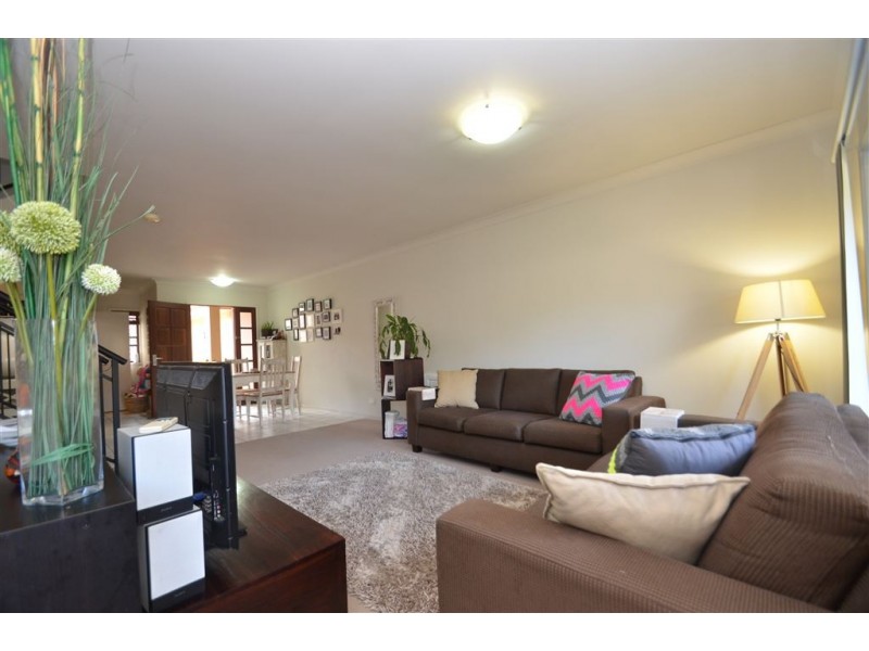 2/2-10 Geraldton Drive, Varsity Lakes QLD 4227