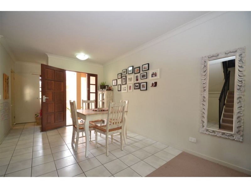 2/2-10 Geraldton Drive, Varsity Lakes QLD 4227