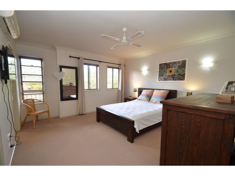 2/2-10 Geraldton Drive, Varsity Lakes QLD 4227