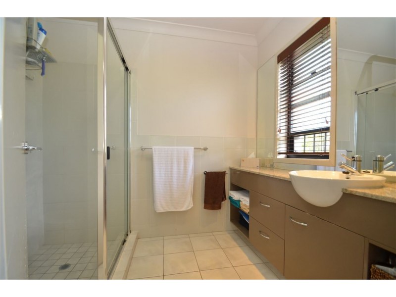 2/2-10 Geraldton Drive, Varsity Lakes QLD 4227