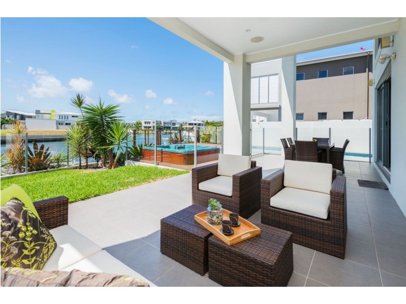 1 South Quay Drive, Biggera Waters QLD 4216