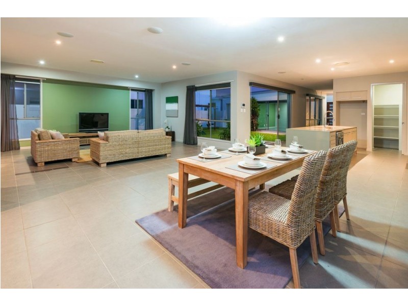 1 South Quay Drive, Biggera Waters QLD 4216