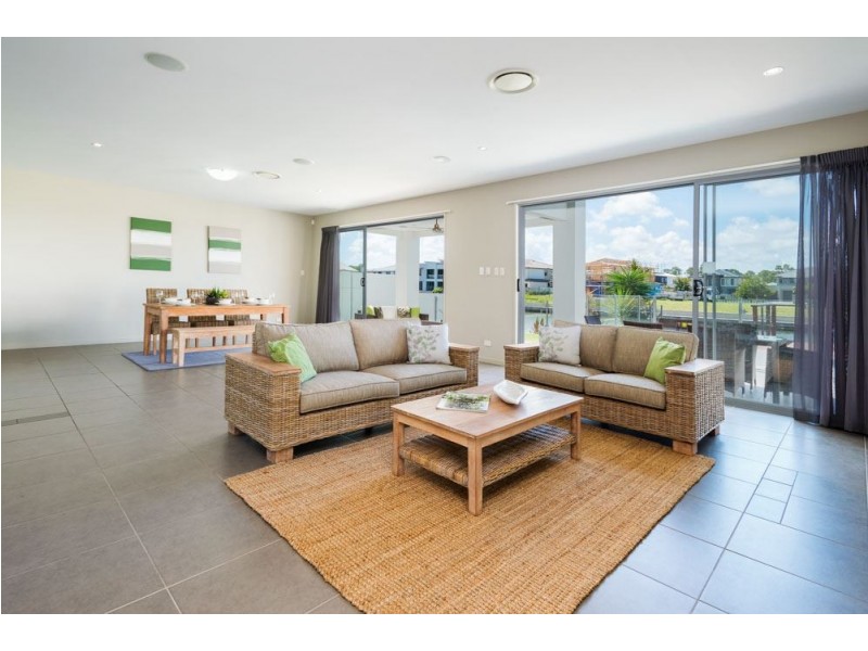 1 South Quay Drive, Biggera Waters QLD 4216