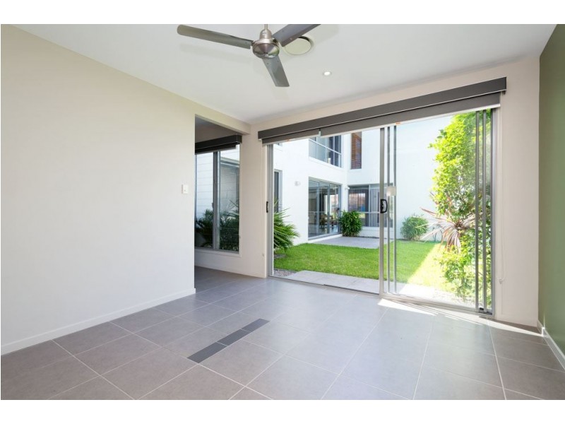 1 South Quay Drive, Biggera Waters QLD 4216