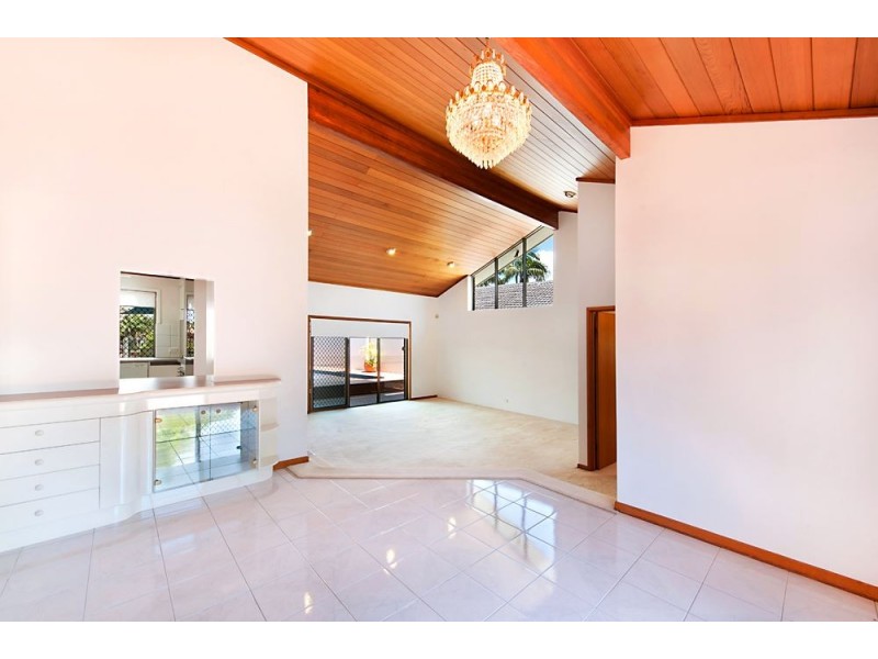 12 Clontarf Avenue, Sorrento QLD 4217